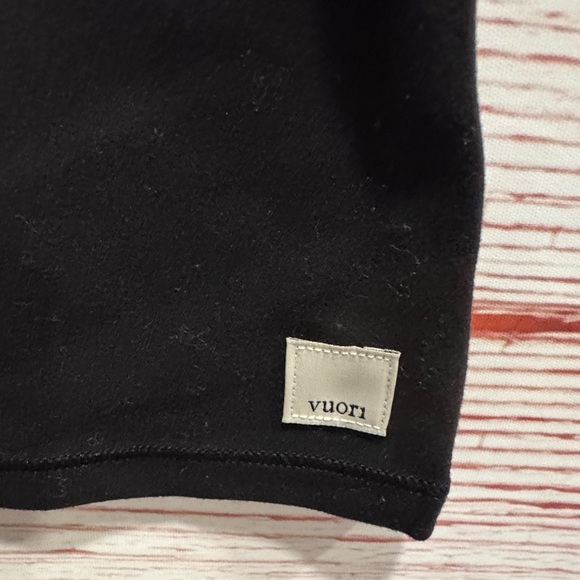 Vuori AllTheFeels Crew Tank in Black Sz M - Picture 3 of 7